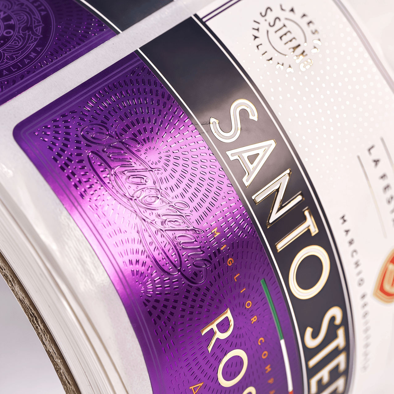 Custom Foil and Embossing Wine Bottle Labels